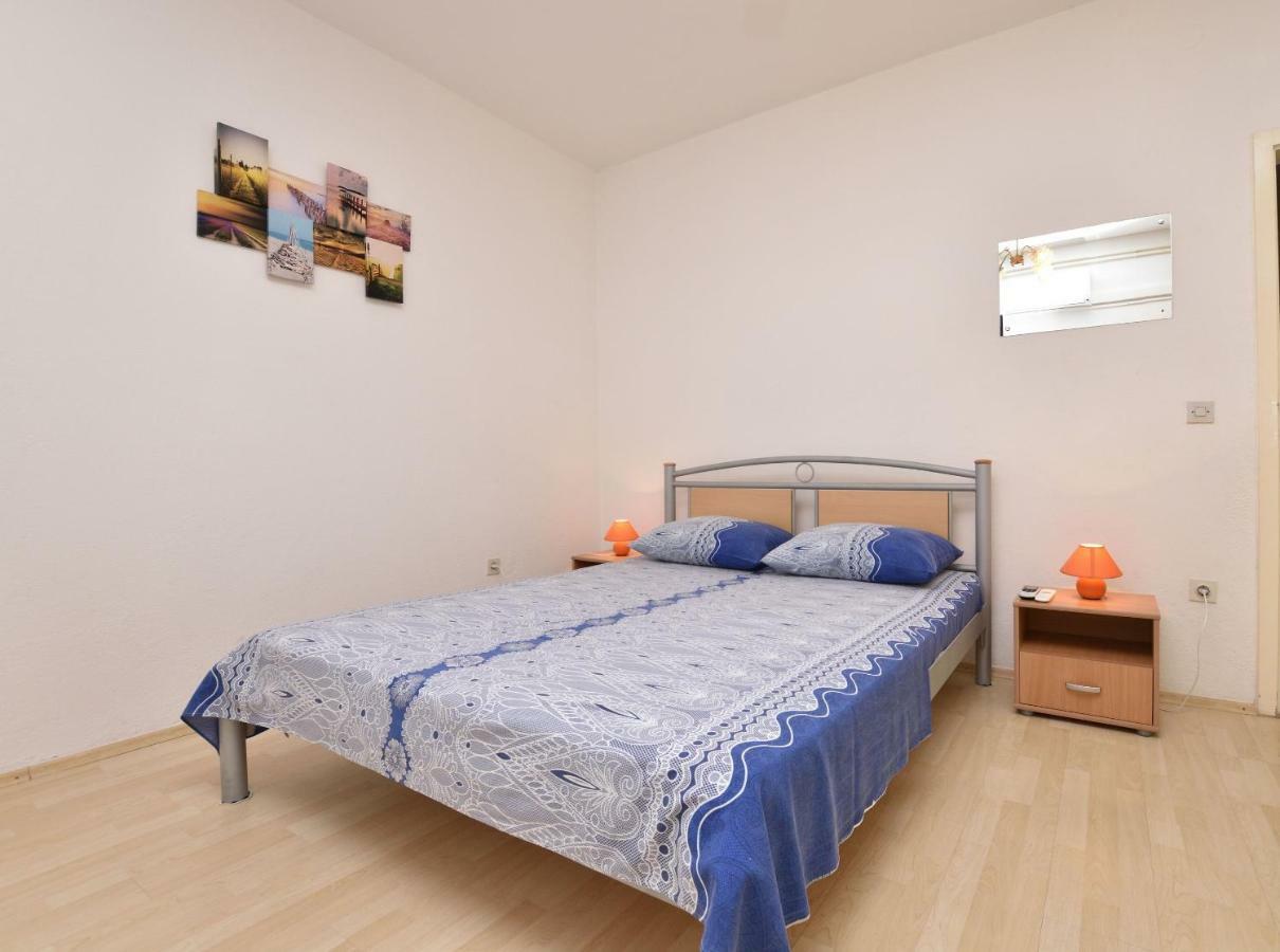 Apartment Dijo I Primosten Exterior photo